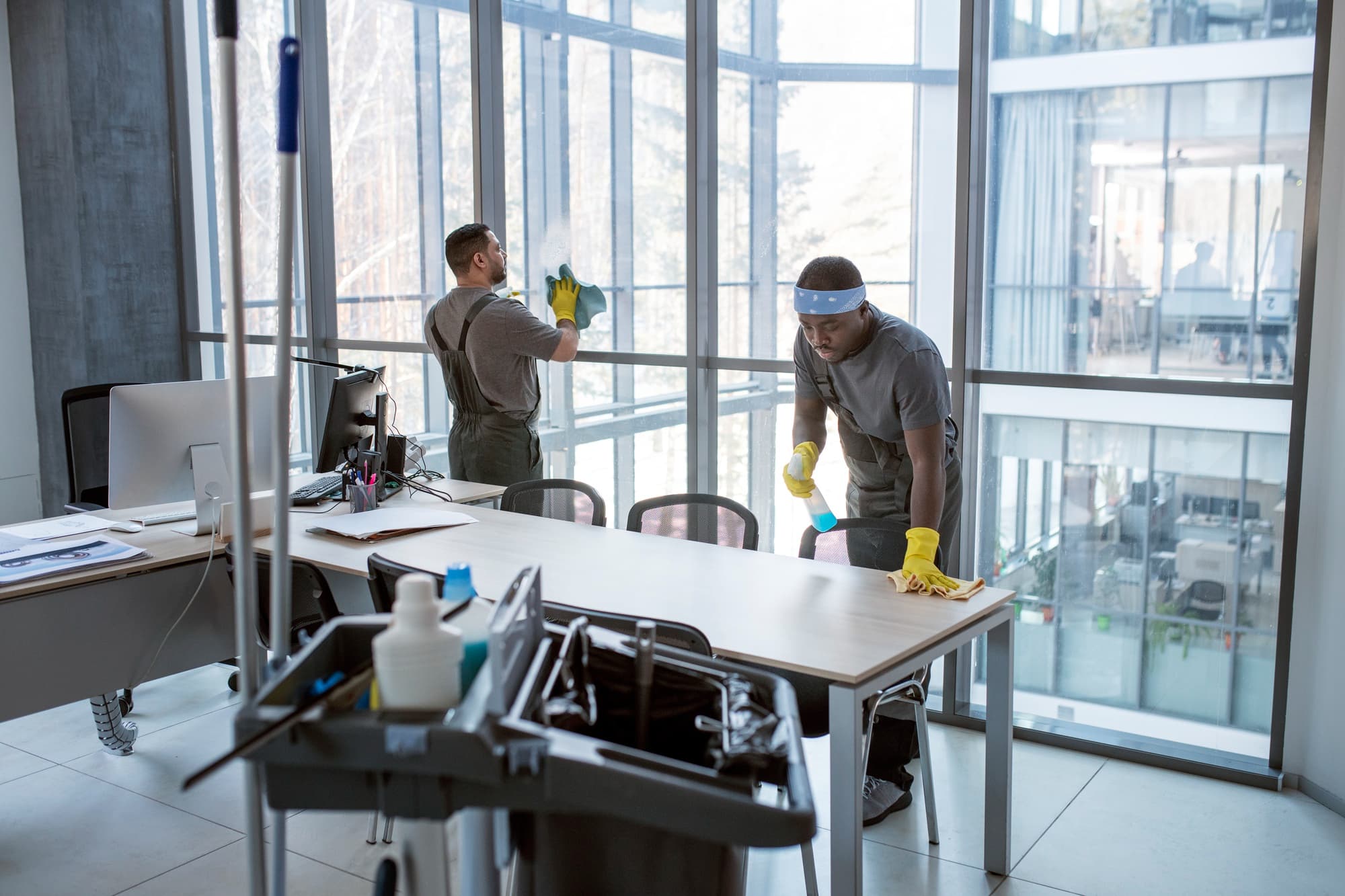 Gebäudereinigung bei der Arbeit